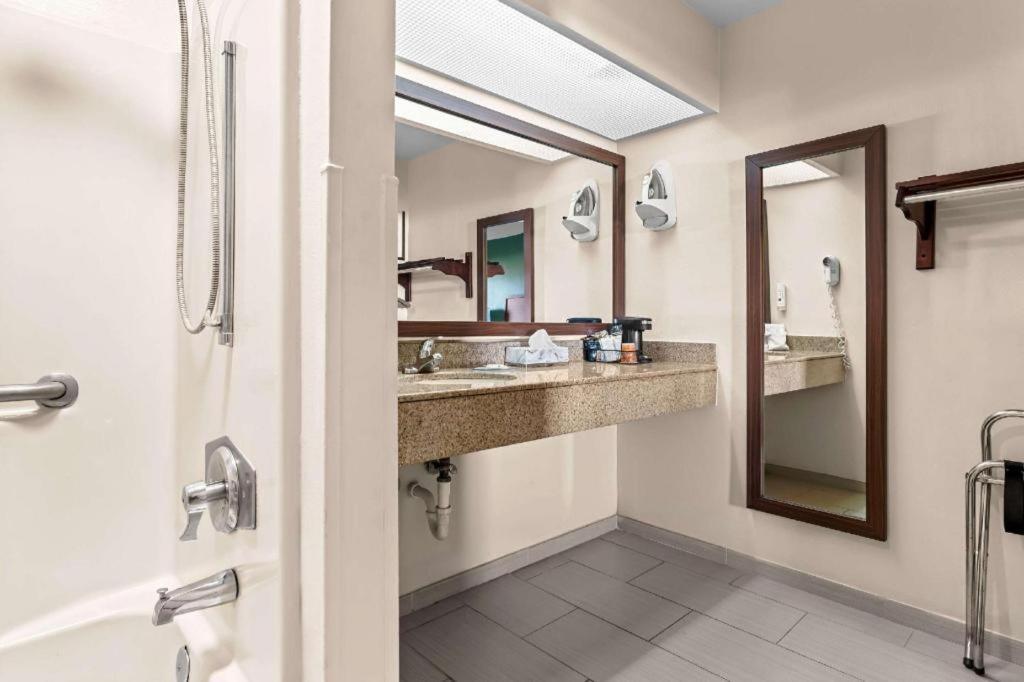 Quality Inn Eastman Exterior foto